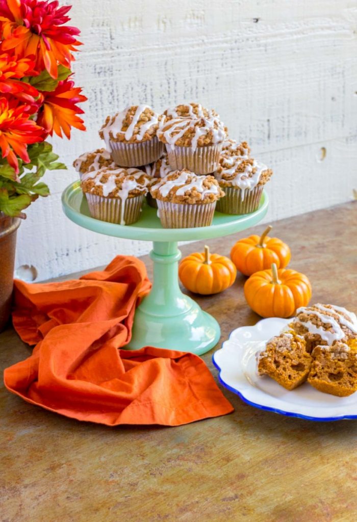 Pumpkin Muffins with Crumb Cake Topping