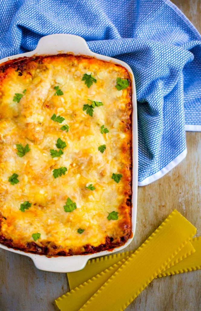Best meat lasagna recipe with Ricotta cheese filling.