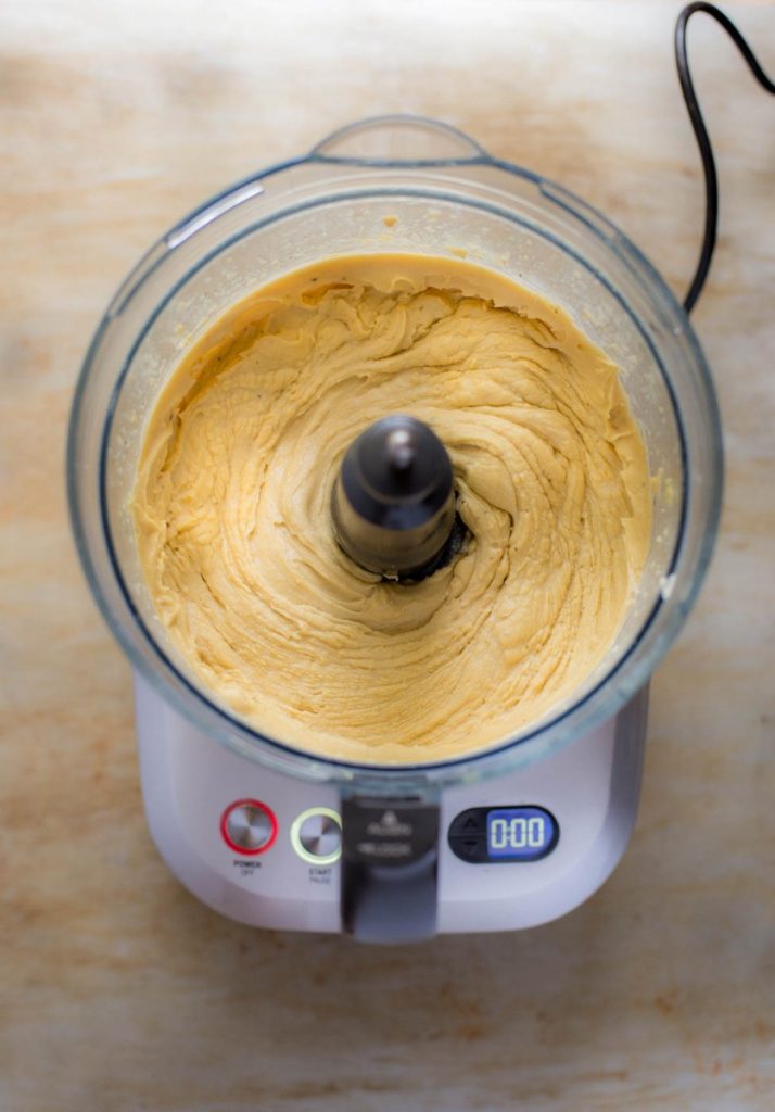 How to make hummus in a food processor