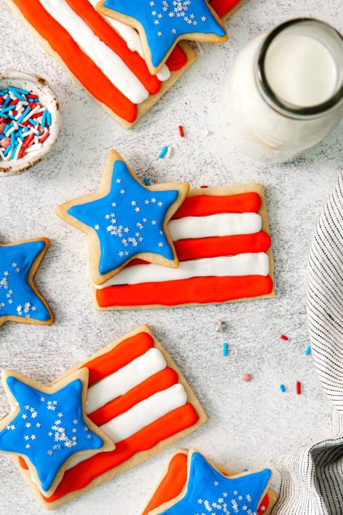 American flag cookies and star cookies for the 4th of July.